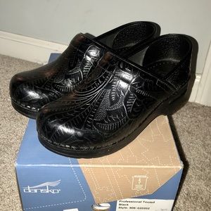 Dansko Professional Tooled Clogs 37